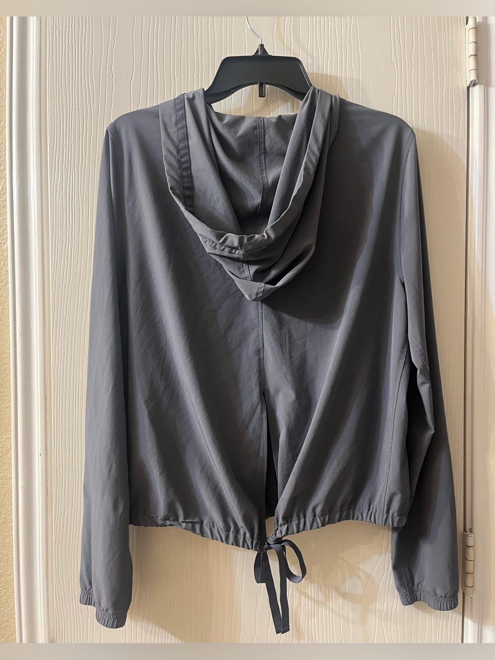 🛍️Victoria's Secret Sport Medium Gray Hooded Lightweight Zip Jacket - Picture 2 of 3
